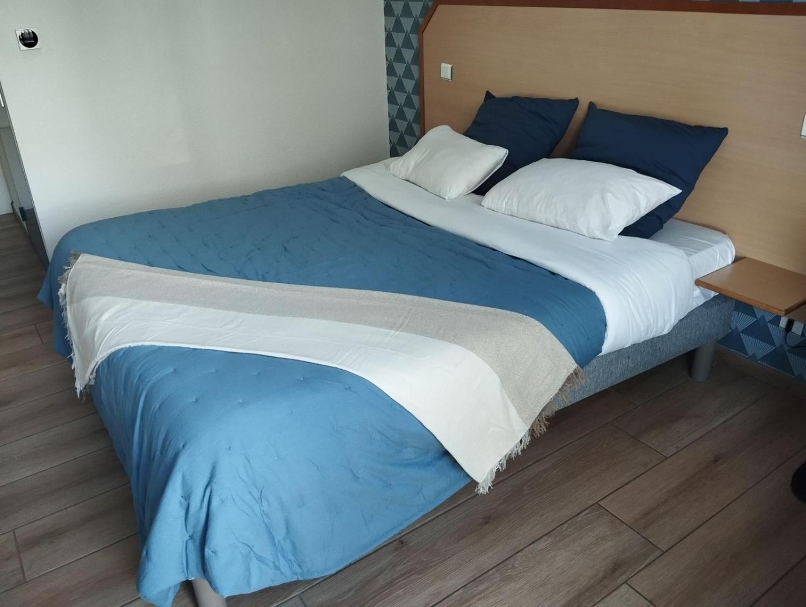 Hotel Le Laury'S Onet-le-Chateau Экстерьер фото
