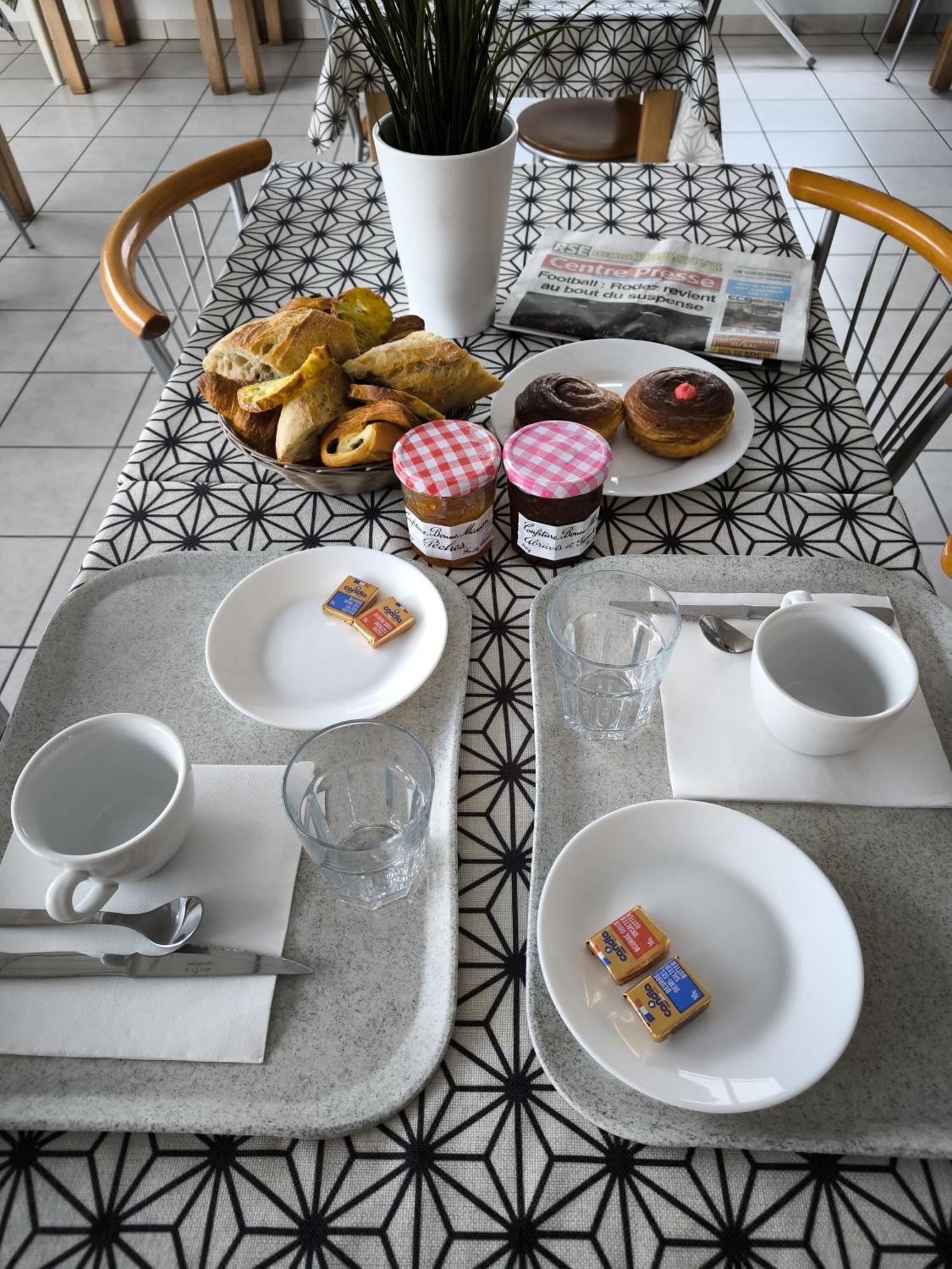 Hotel Le Laury'S Onet-le-Chateau Экстерьер фото