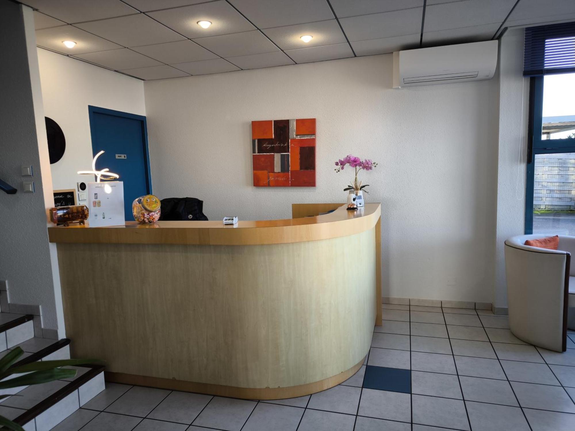 Hotel Le Laury'S Onet-le-Chateau Экстерьер фото