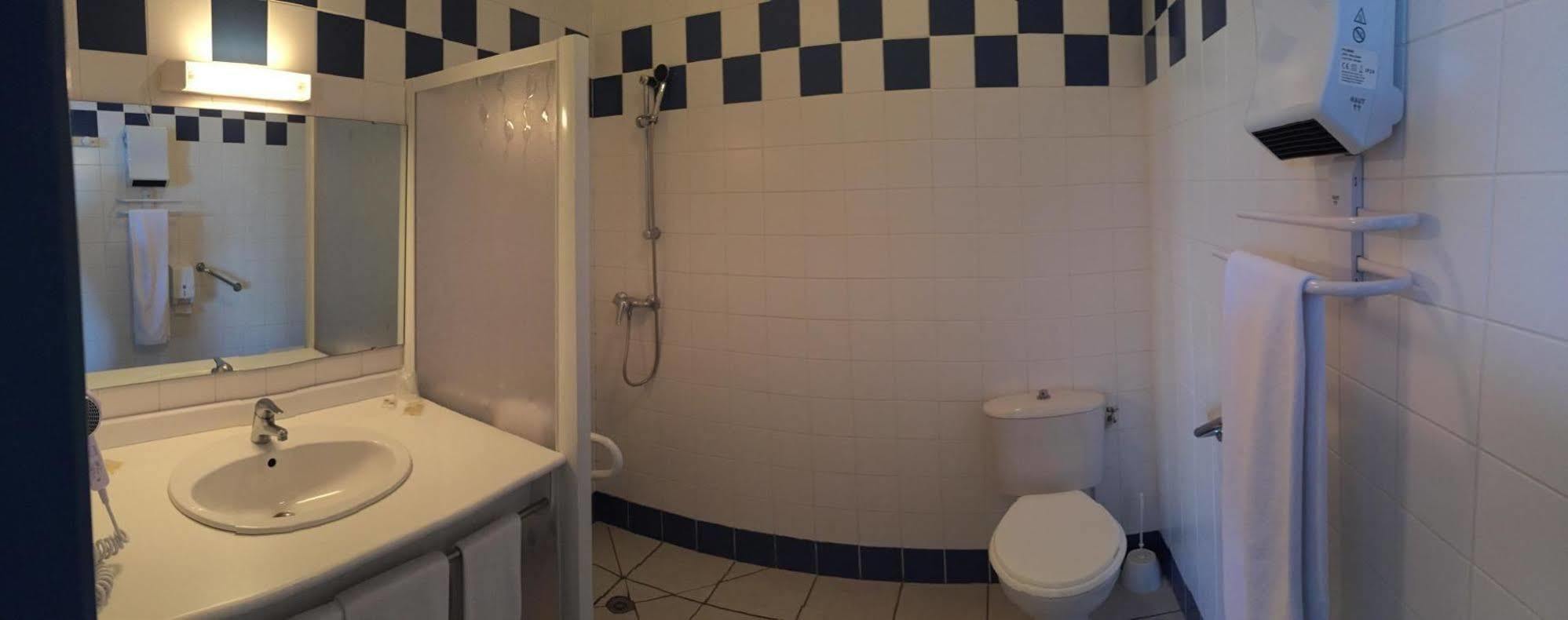 Hotel Le Laury'S Onet-le-Chateau Экстерьер фото